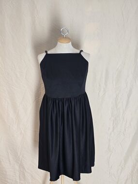 Fancyinn Black Square-Neck Midi Dress